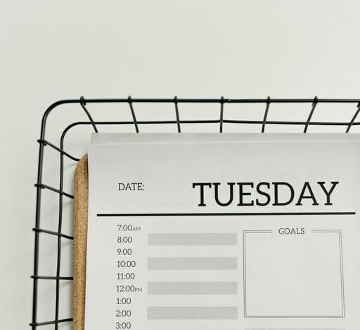 Simple Cleaning Schedule for a Stress-Free Week