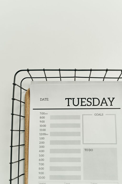 Simple Cleaning Schedule for a Stress-Free Week