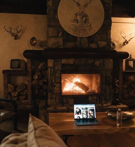 How to Plan the Perfect Screen-Light Evening